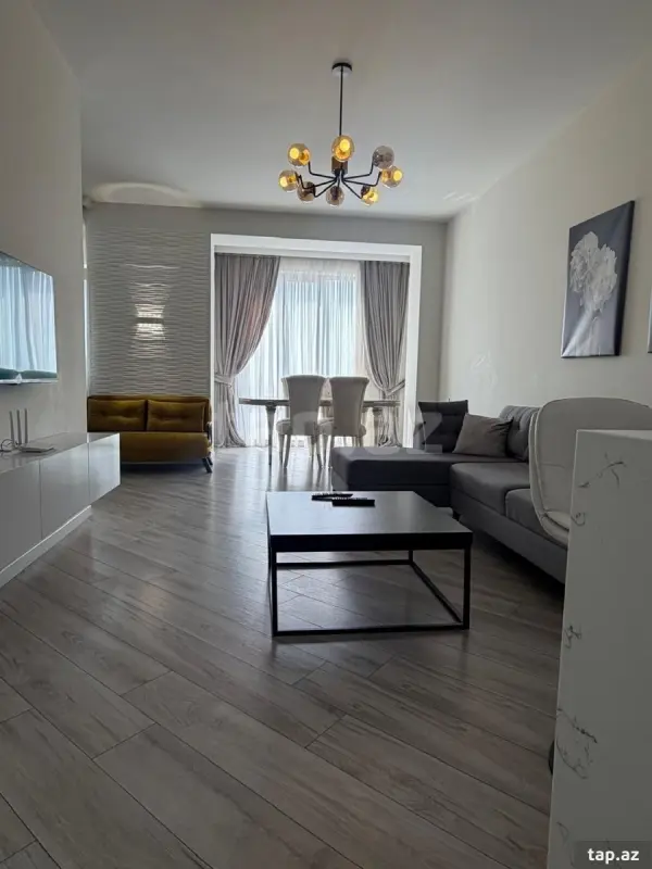 Kirayə verilir 2 otaqlı yeni tikili 72 m²
