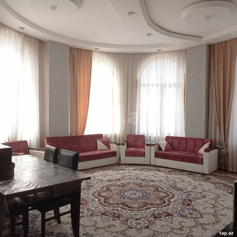 Kirayə verilir 4 otaqlı yeni tikili 110 m²