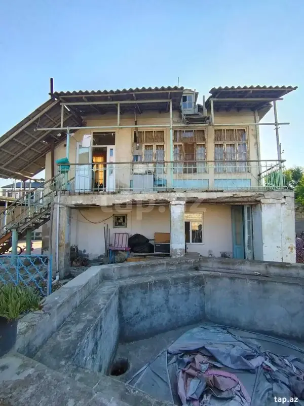 Satılır 4 otaqlı həyət evi 200 m²