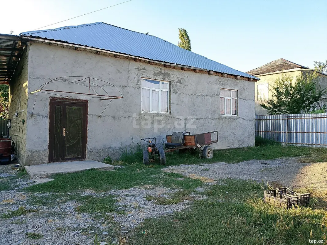 Satılır 2 otaqlı həyət evi 80 m²