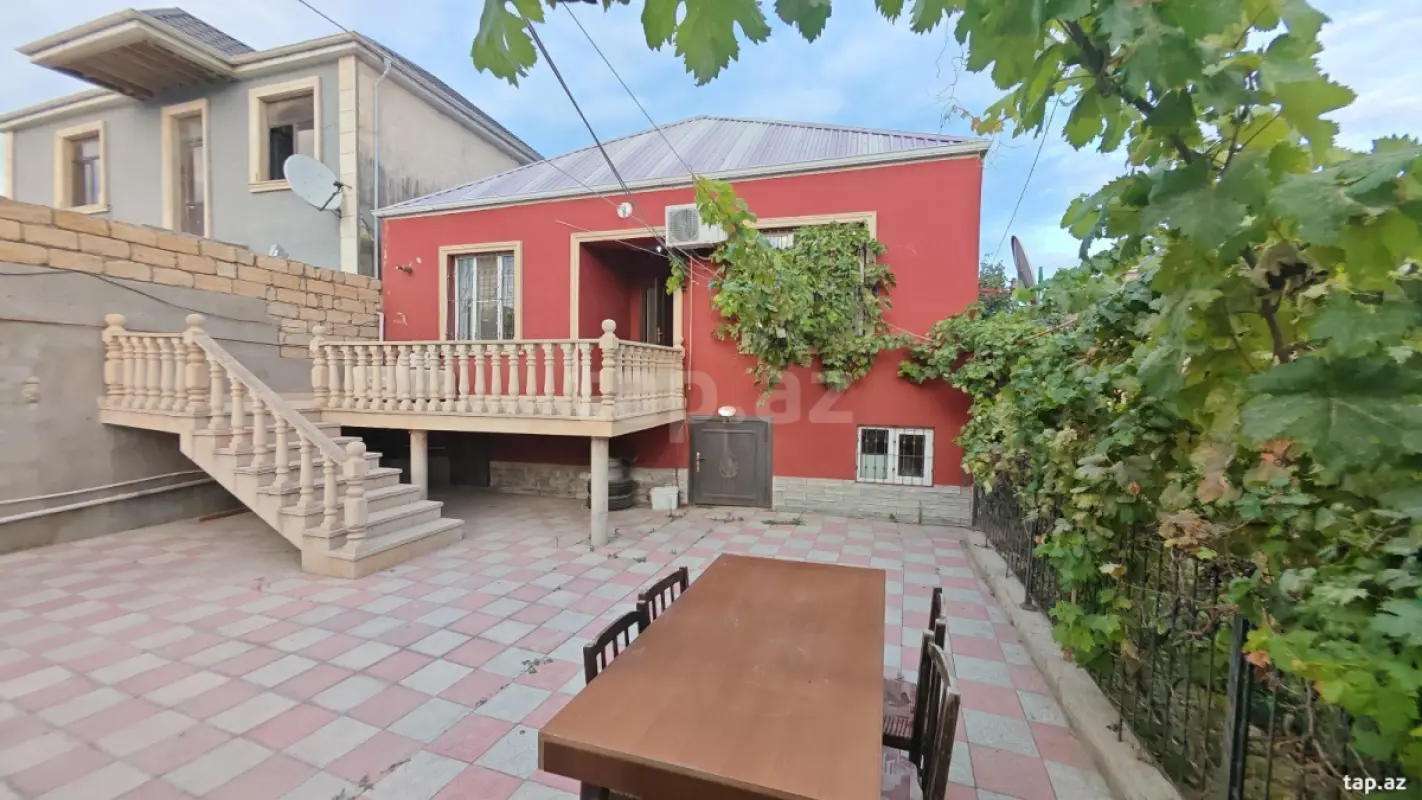 Satılır 3 otaqlı həyət evi 100.2 m²
