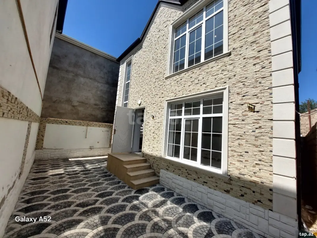 Satılır 4 otaqlı həyət evi 200 m²