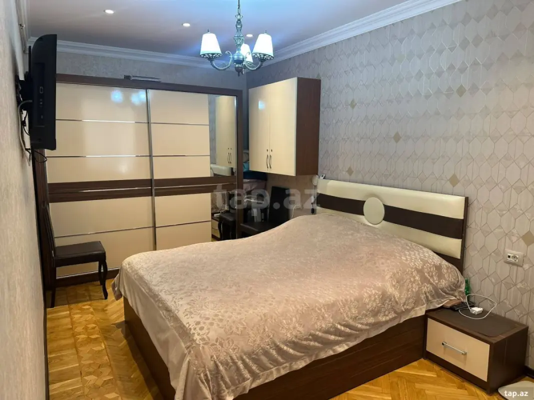 Satılır 4 otaqlı mənzil 80 m²