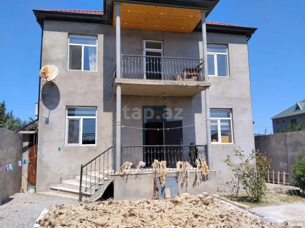 Satılır 4 otaqlı həyət evi 160 m²