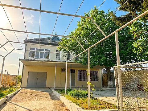 Satılır 5 otaqlı həyət evi 200 m² — Bakı, Novxanı 5 otaq 200.00 m²