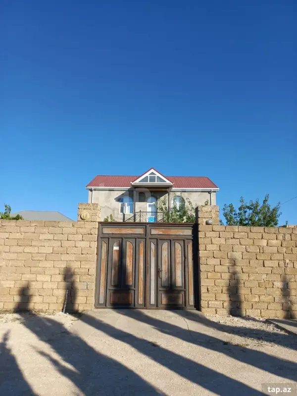 Satılır 3 otaqlı həyət evi 220 m²