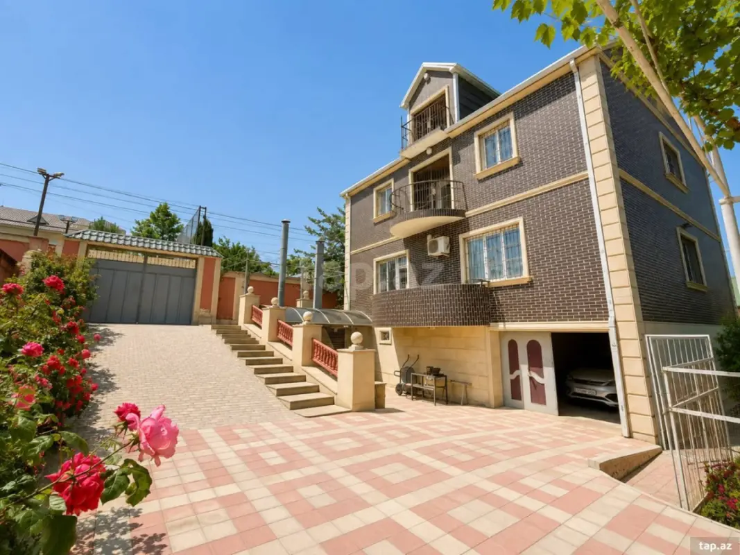 Satılır 5 otaqlı həyət evi 440 m²