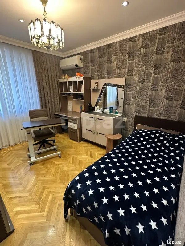 Satılır 4 otaqlı mənzil 100 m²