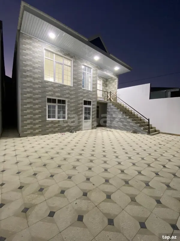 Satılır 5 otaqlı həyət evi 240 m²