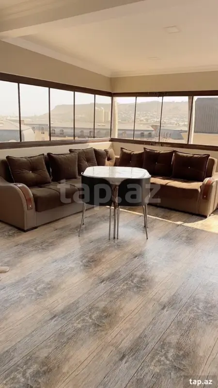 Kirayə verilir 3 otaqlı yeni tikili 160 m²