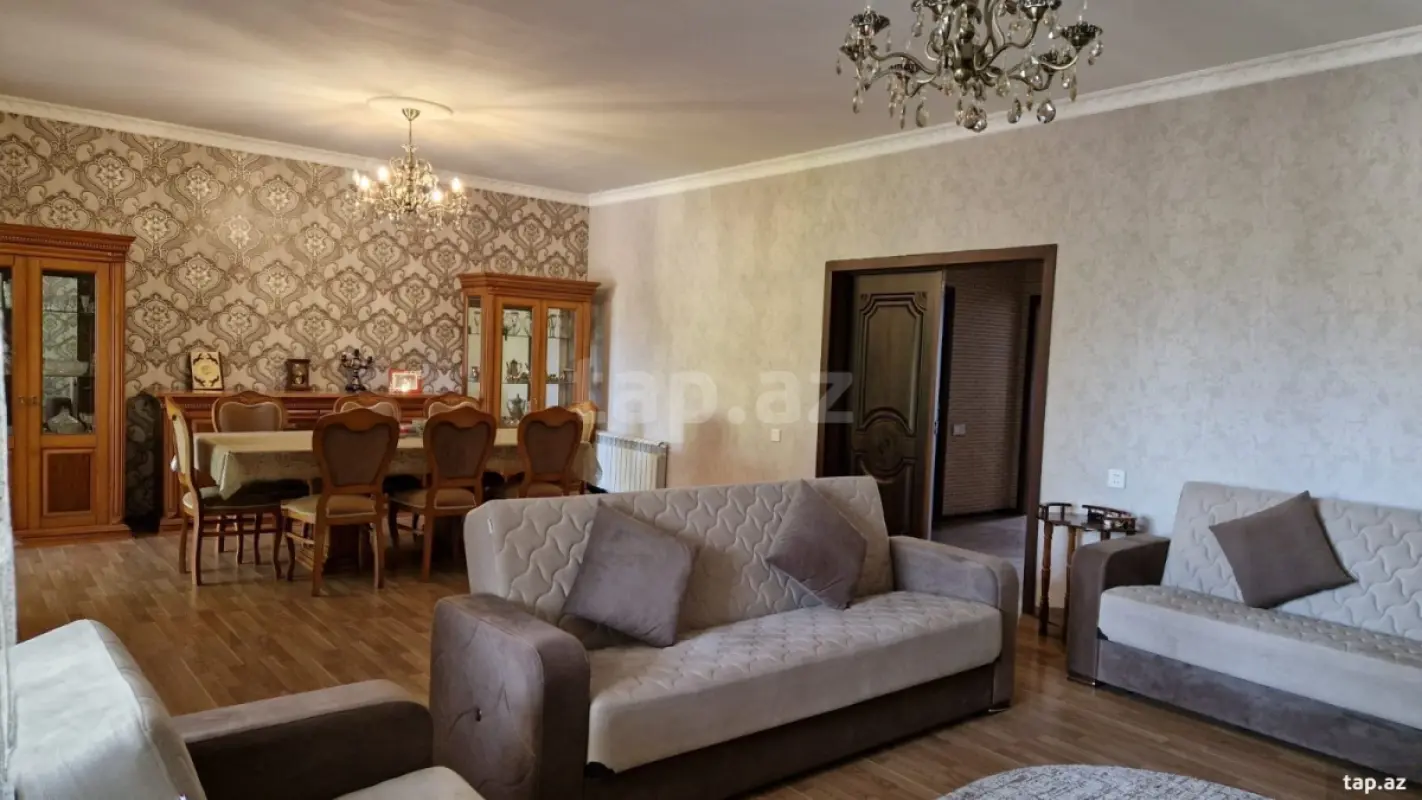 Satılır 4 otaqlı həyət evi 400 m²