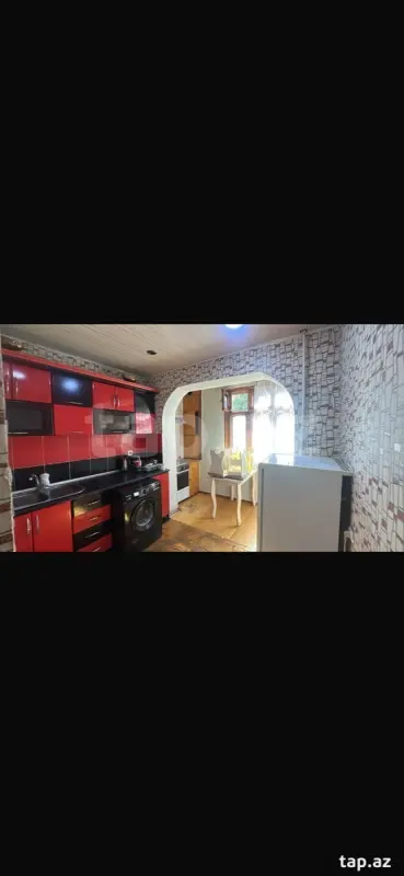 Kirayə verilir 4 otaqlı mənzil 140 m²