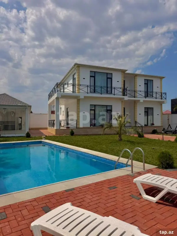 Satılır 6 otaqlı həyət evi 300 m²