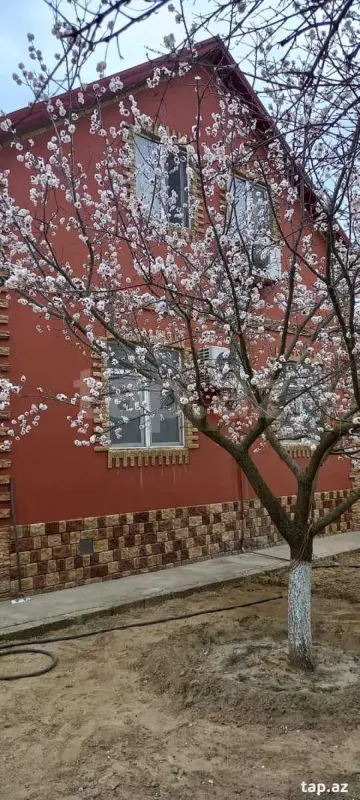 Satılır 4 otaqlı həyət evi 160 m²
