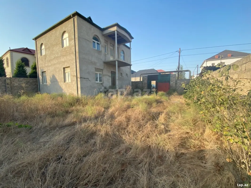 Satılır 6 otaqlı həyət evi 200 m²