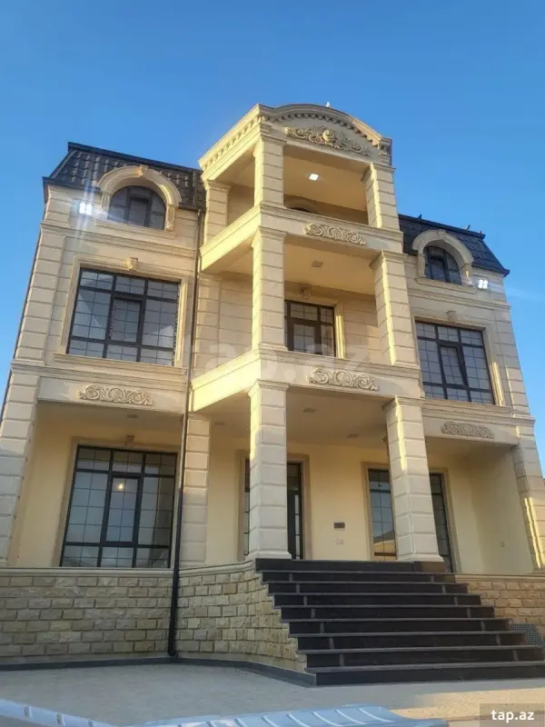 Satılır 5 otaqlı həyət evi 360 m²