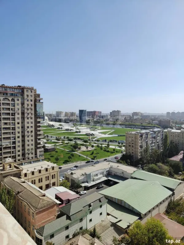 Kirayə verilir 3 otaqlı yeni tikili 128 m²