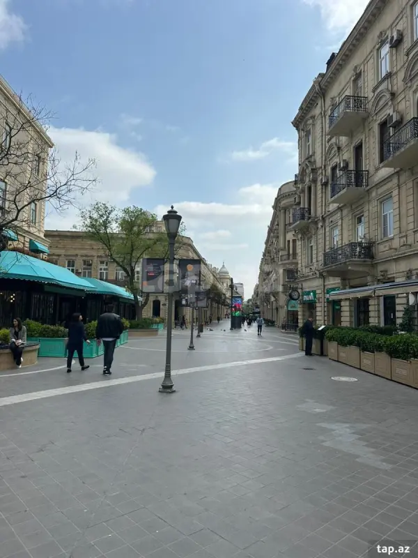 Kirayə verilir 2 otaqlı mənzil 65 m²