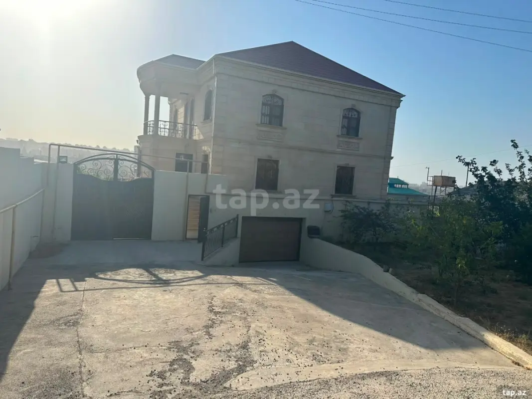 Kirayə verilir 6 otaqlı həyət evi 300 m²