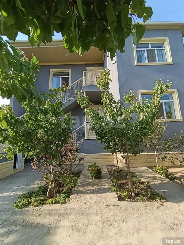 Satılır 6 otaqlı həyət evi 220 m²