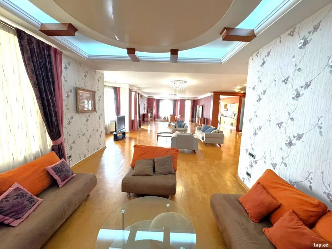 Kirayə verilir 4 otaqlı yeni tikili 300 m²