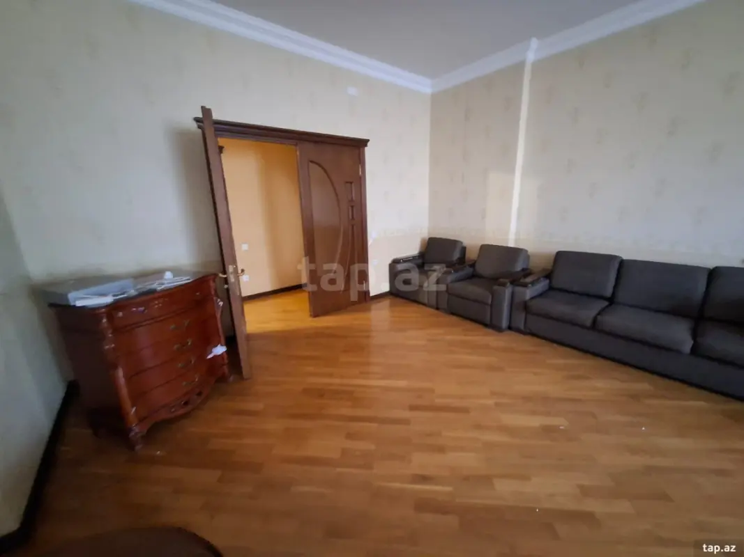 Kirayə verilir 3 otaqlı yeni tikili 120 m²