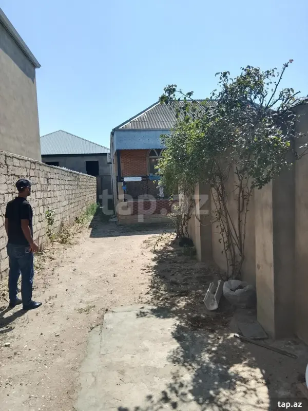 Satılır 4 otaqlı həyət evi 140 m²
