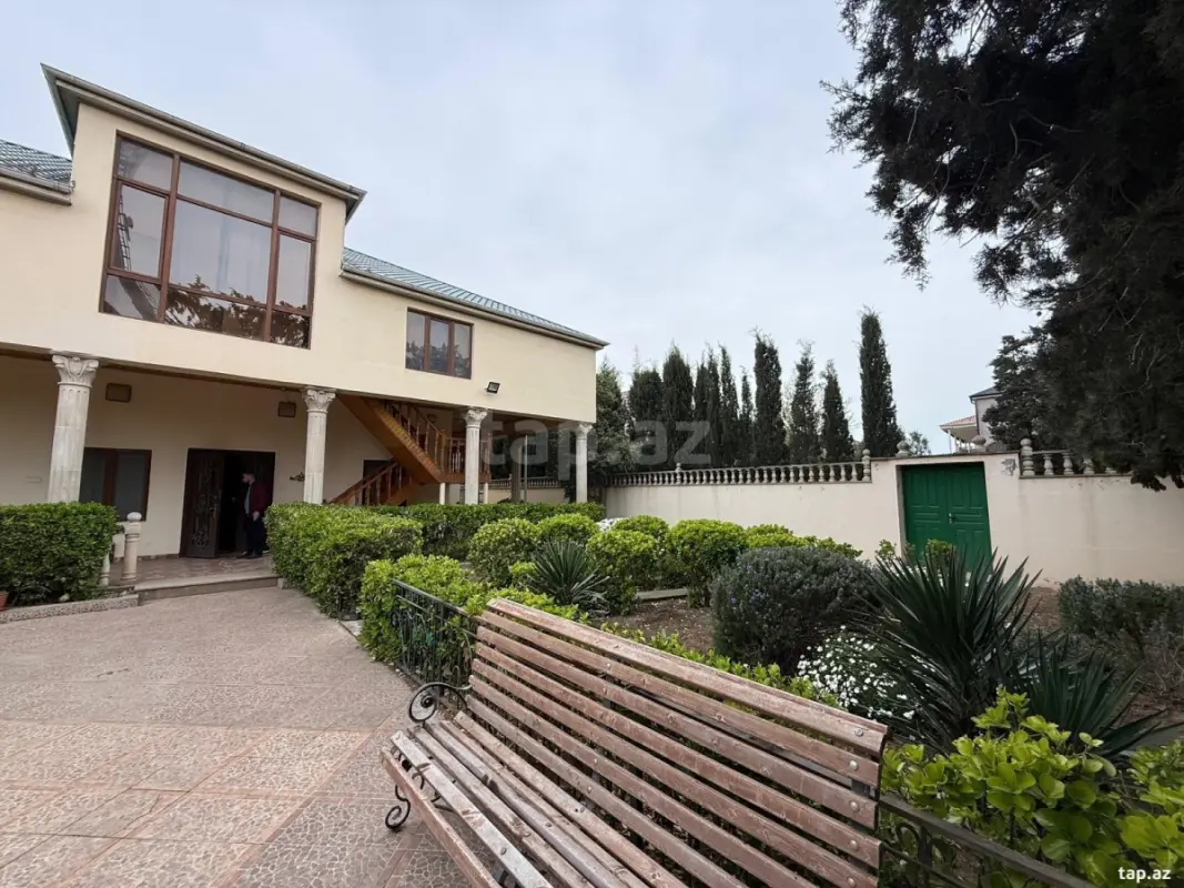 Kirayə verilir 6 otaqlı həyət evi 250 m²