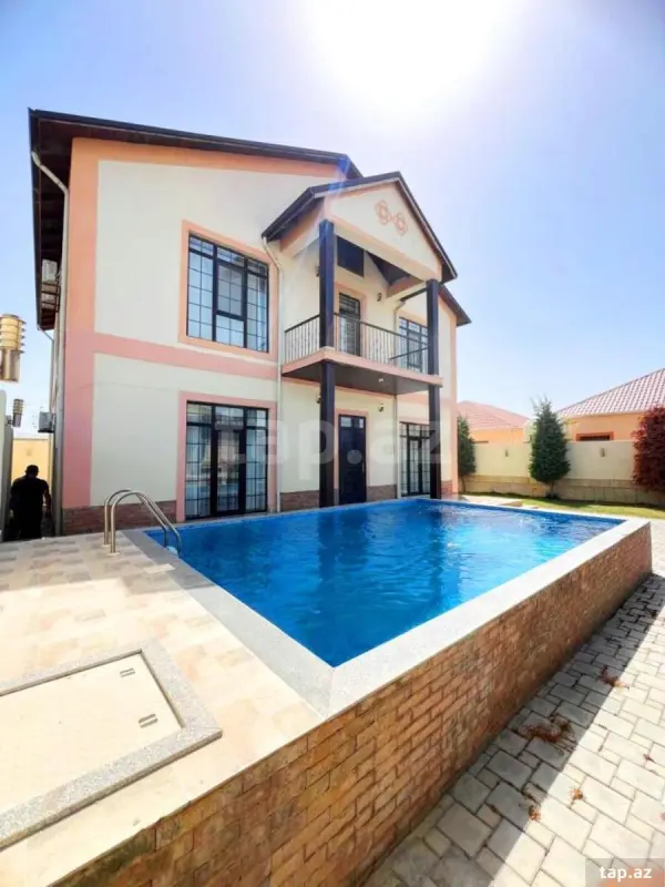 Satılır 5 otaqlı həyət evi 220 m²