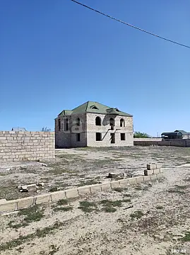 Satılır 8 otaqlı həyət evi 122 m² — Bərdə 8 otaq 122.00 m²