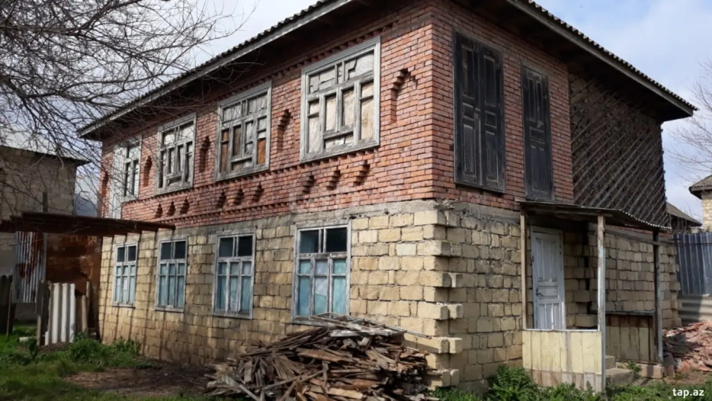 Satılır 6 otaqlı həyət evi 182 m²