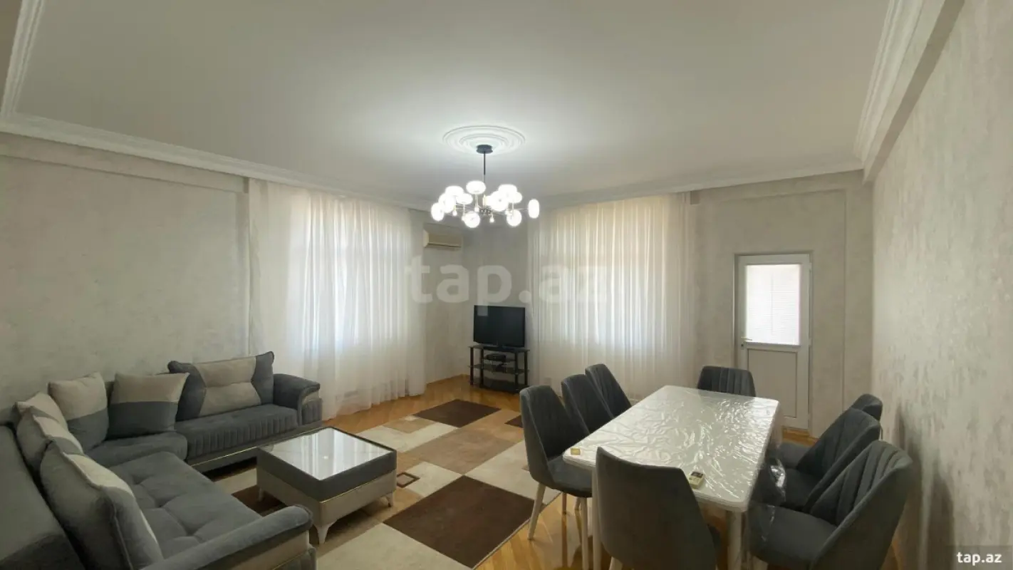 Kirayə verilir 3 otaqlı yeni tikili 130 m²