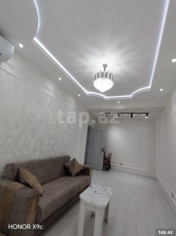 Kirayə verilir 3 otaqlı yeni tikili 77 m²