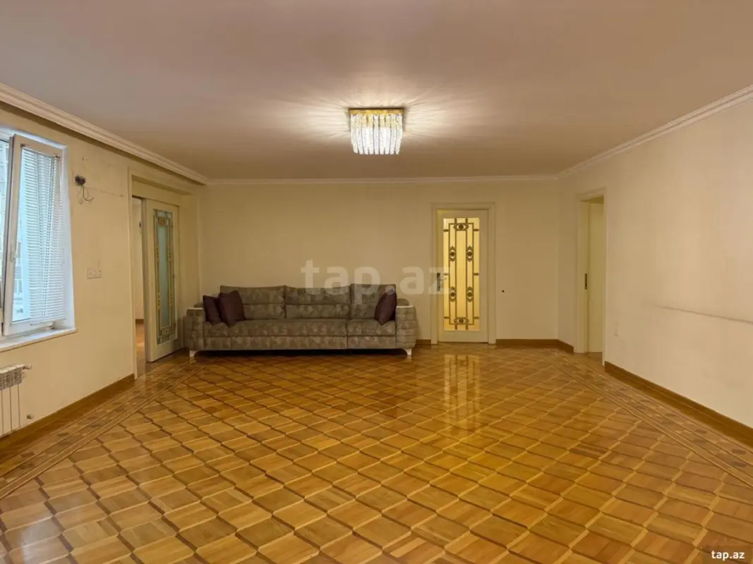Kirayə verilir 3 otaqlı mənzil 170 m²