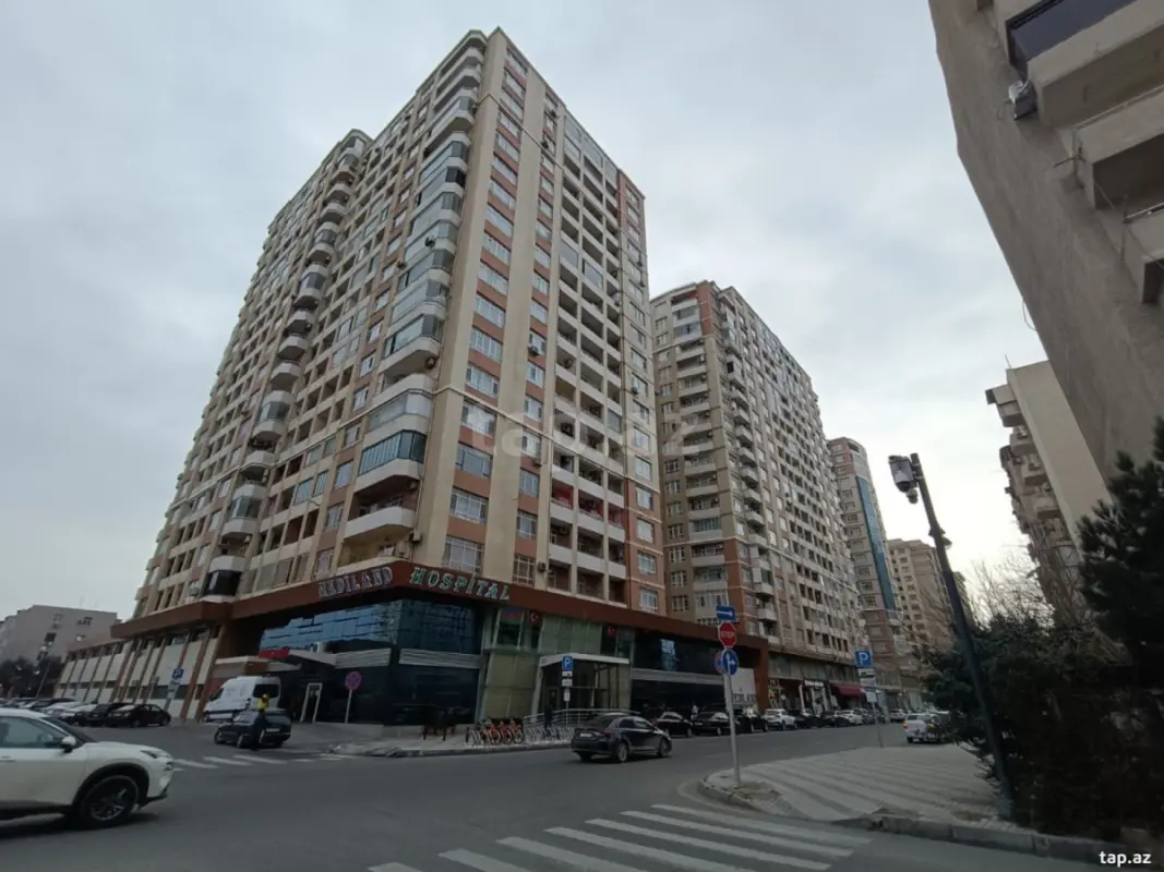 Kirayə verilir 3 otaqlı yeni tikili 140 m²