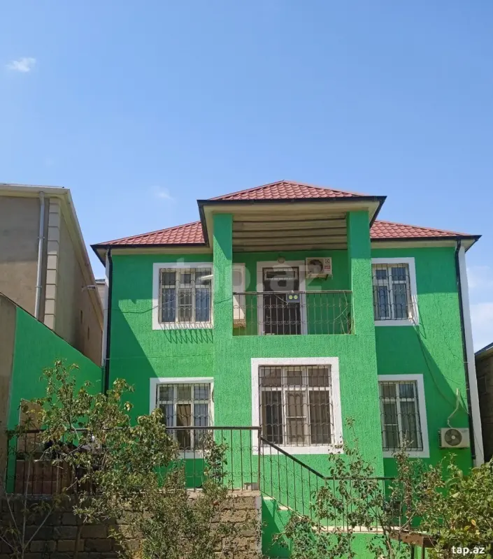 Kirayə verilir 6 otaqlı həyət evi 200 m²