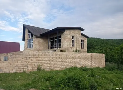 Satılır 5 otaqlı həyət evi 250 m² — Quba 5 otaq 250.00 m²