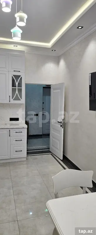 Kirayə verilir 2 otaqlı yeni tikili 75 m²