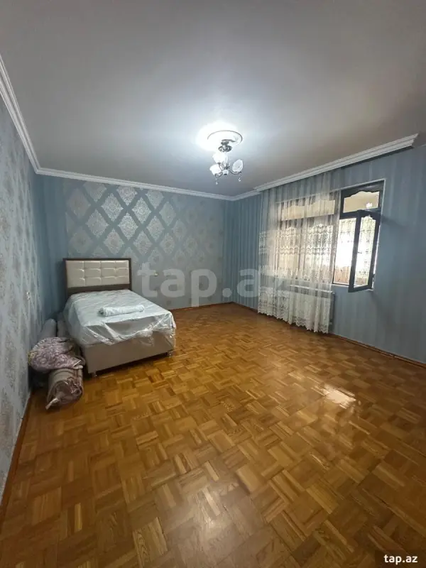 Satılır 3 otaqlı mənzil 110 m²