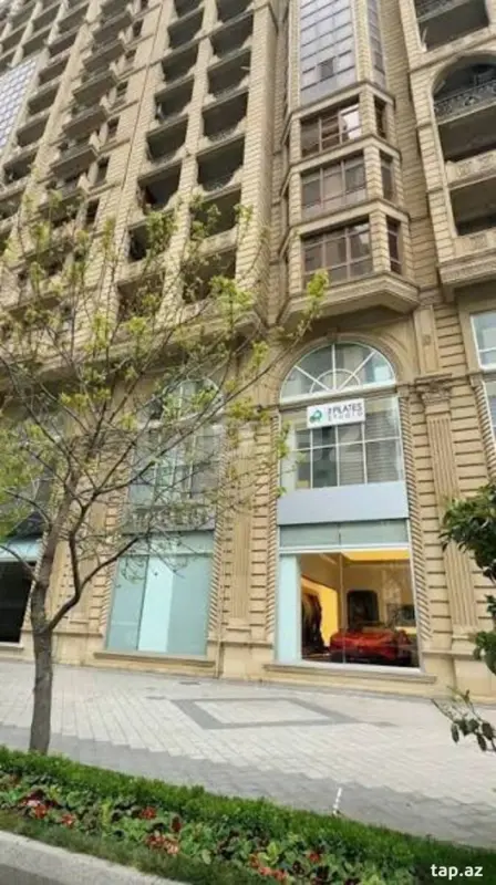 Kirayə verilir 3 otaqlı yeni tikili 202 m²