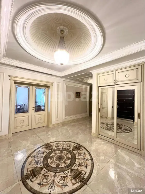 Satılır 5 otaqlı yeni tikili 247 m²