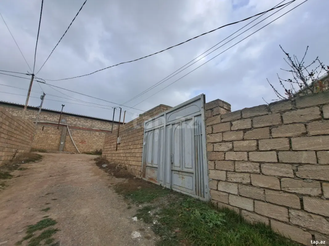 Satılır 3 otaqlı həyət evi 1.5 m²