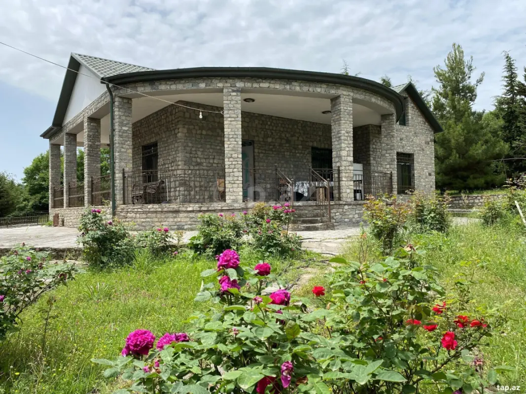Kirayə verilir 5 otaqlı həyət evi 200 m²