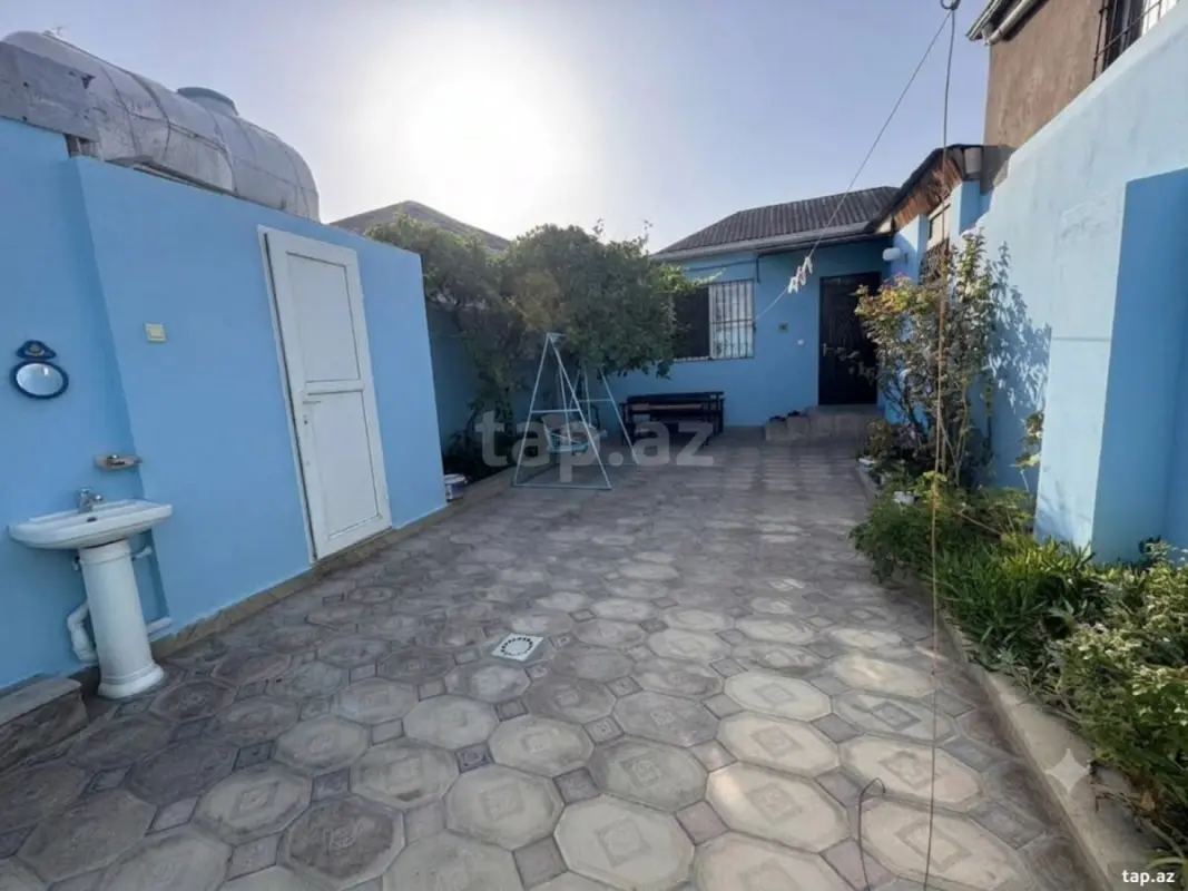 Satılır 6 otaqlı həyət evi 200 m²