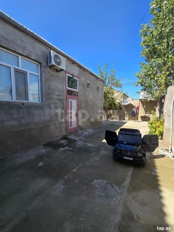Satılır 3 otaqlı həyət evi 200 m²