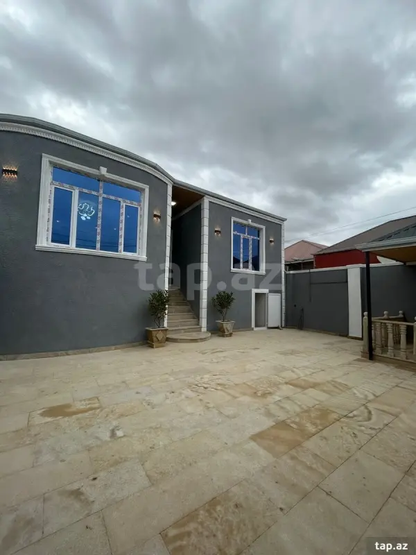 Satılır 4 otaqlı həyət evi 200 m²