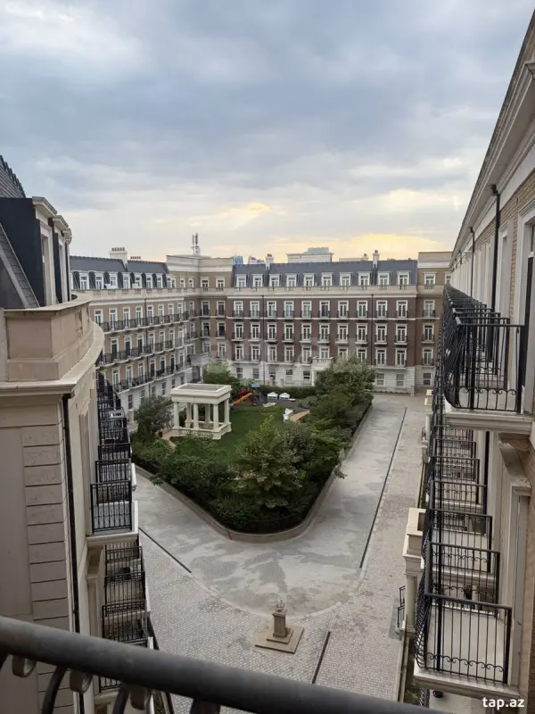 Satılır 1 otaqlı yeni tikili 42 m²