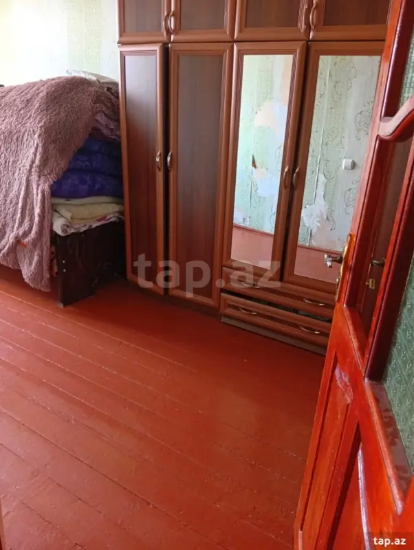 Satılır 4 otaqlı mənzil 95 m²