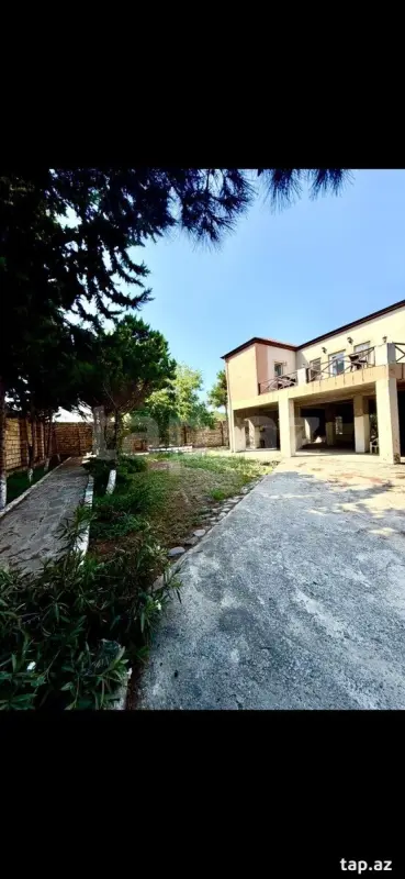 Satılır 3 otaqlı həyət evi 300 m²