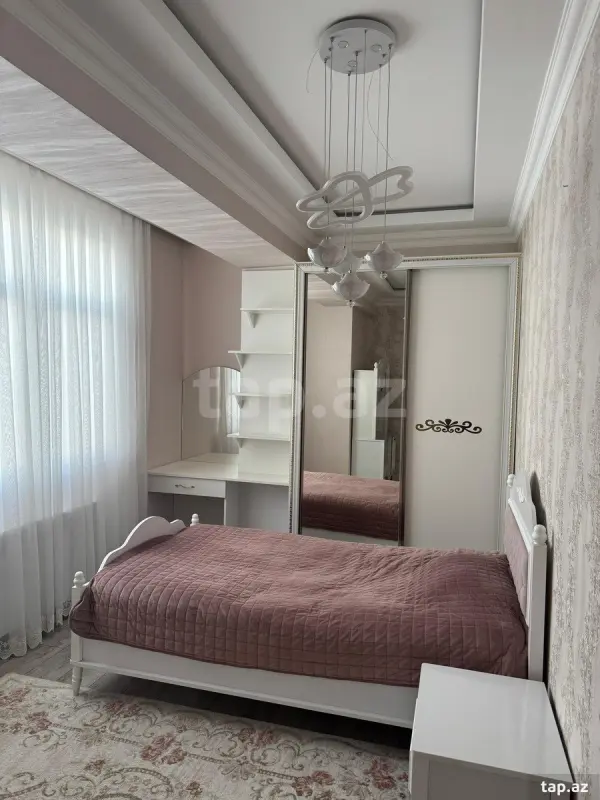 Kirayə verilir 3 otaqlı yeni tikili 120 m²